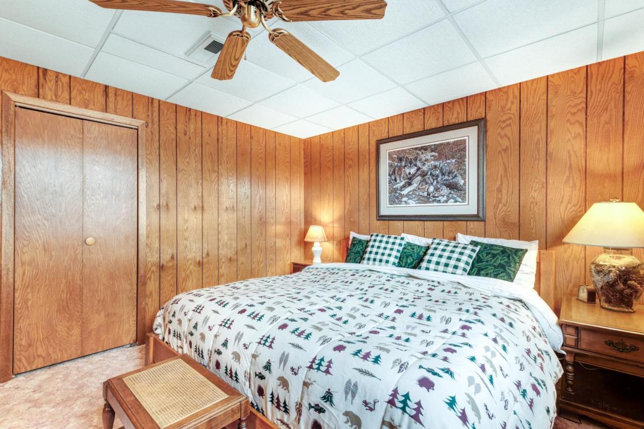 Hotter'S Cabin Sayner Exterior photo